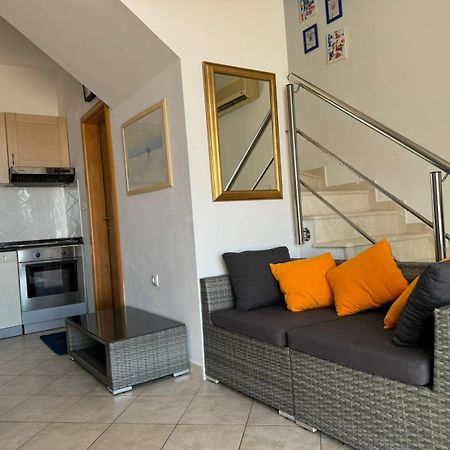 Lovely Split Level Apartment With Sea View, Pool, Free Parking And Wifi Кавтат Екстериор снимка