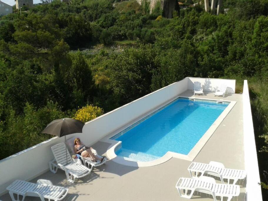Lovely Split Level Apartment With Sea View, Pool, Free Parking And Wifi Кавтат Екстериор снимка