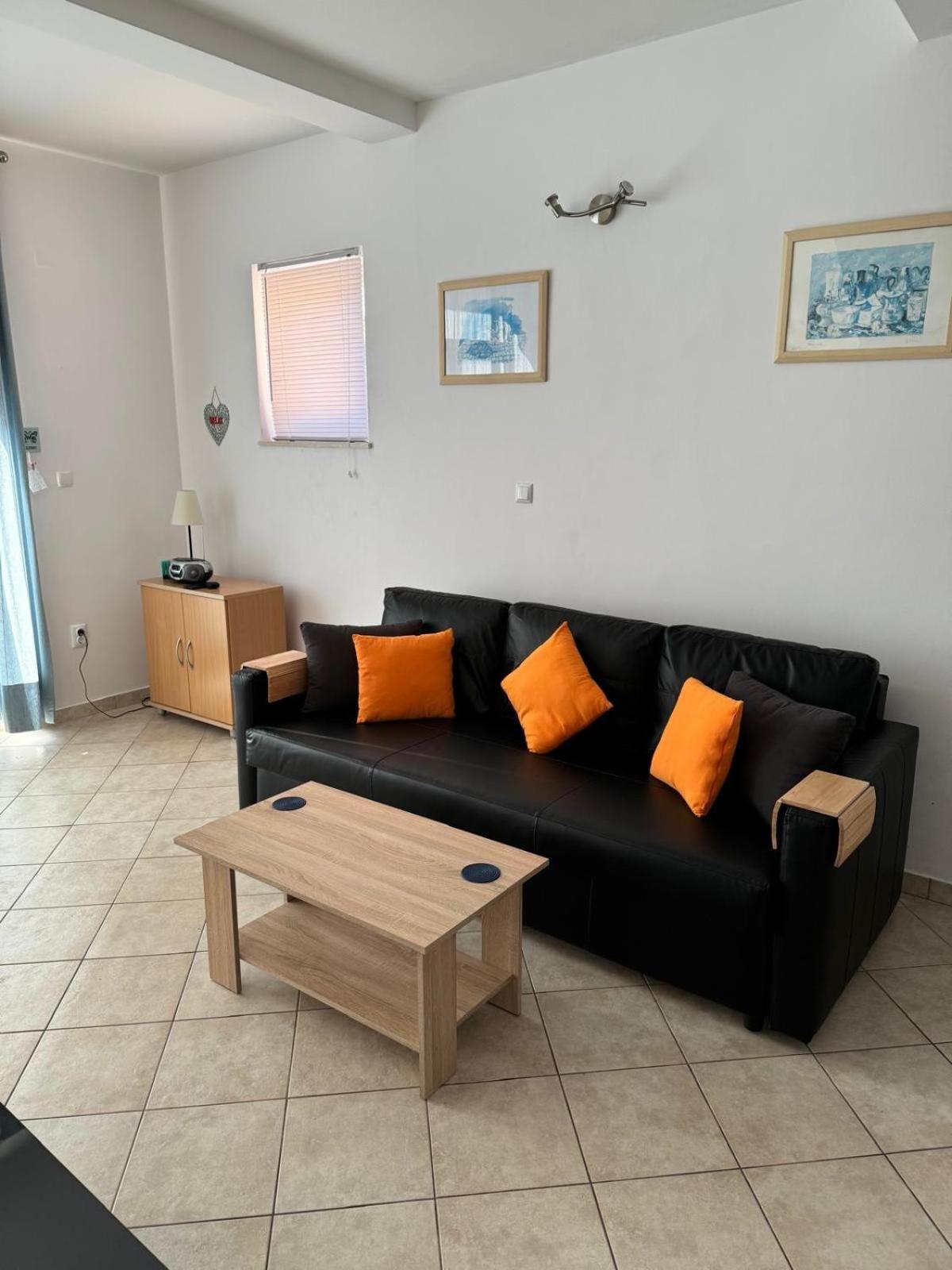 Lovely Split Level Apartment With Sea View, Pool, Free Parking And Wifi Кавтат Екстериор снимка